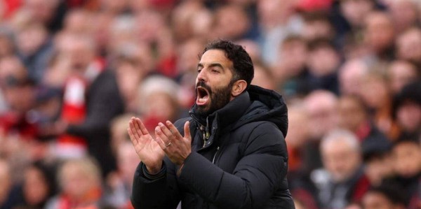 从过街老鼠到希望之帅：曼联支持度经过山车，这就是老特拉福德